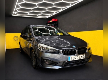 BMW - 218